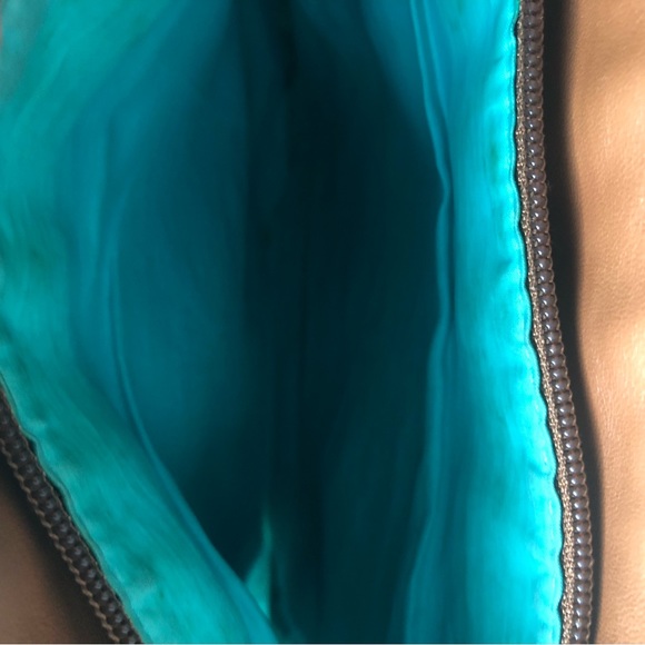 Lily Bloom Floral Multi Pocket Adjustable Crossbody Purse Bag - Picture 10 of 13